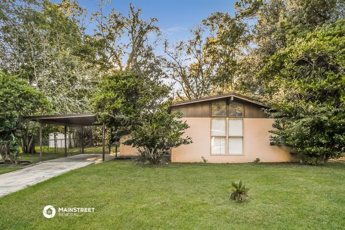 2002 Constant Dr, Jacksonville, FL 32210