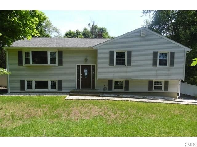 8 Green Pasture Rd, Bethel, CT 06801