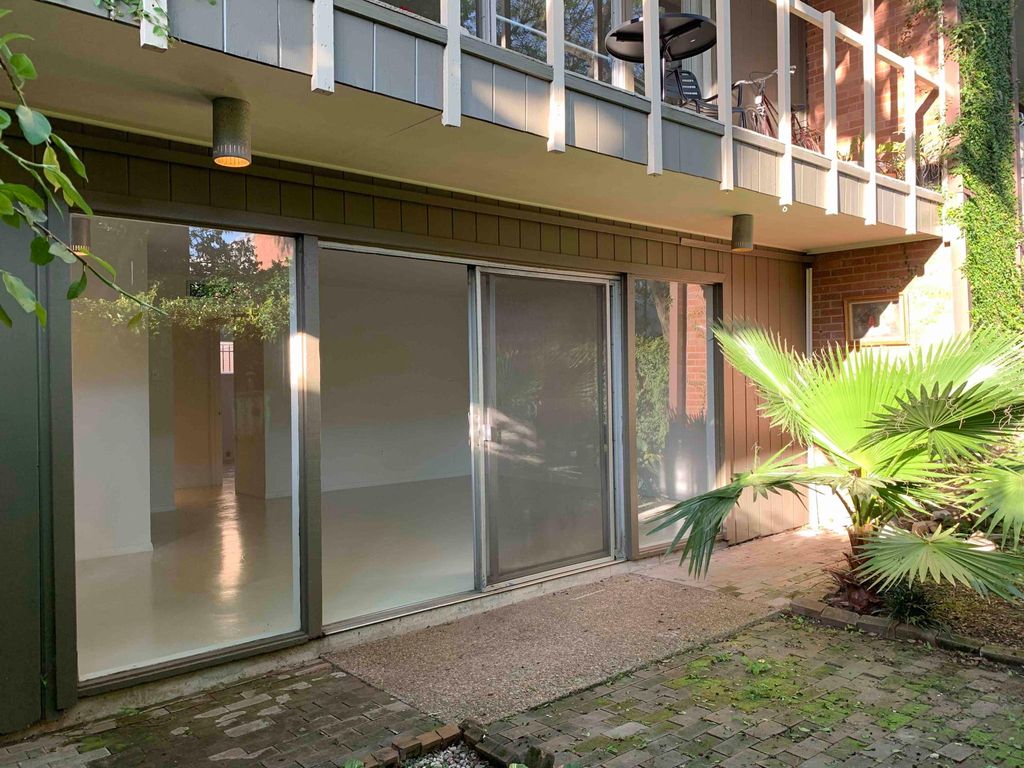 3262 W Main St #7, Houston, TX 77098 - See Est. Value, Schools & More