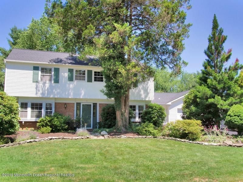 8 Greenbriar Ln, Marlboro, NJ 4 Bed, 3 Bath SingleFamily Home 32