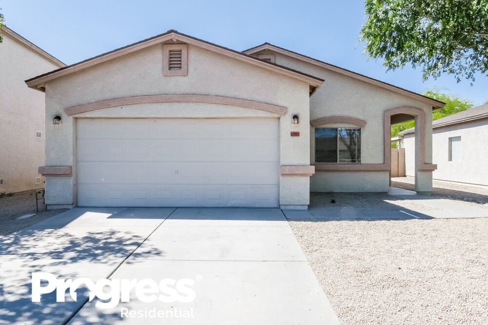 1981 E Saddle Dr, San Tan Valley, AZ 85143