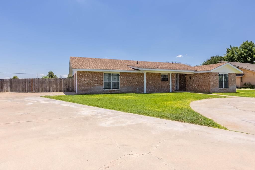 8704 Claymoor Dr, Odessa, TX 79764