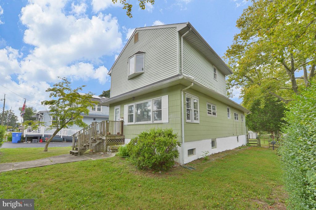 630 N Lenola Rd, Moorestown, NJ 08057