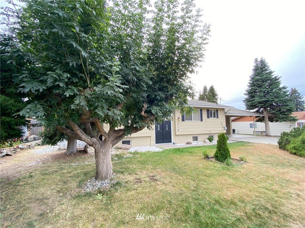 718 13th St NE, East Wenatchee, WA 98802