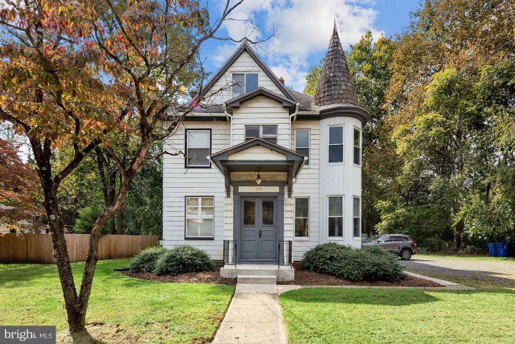 102 Lumberton Rd #4, Hainesport, NJ 08036
