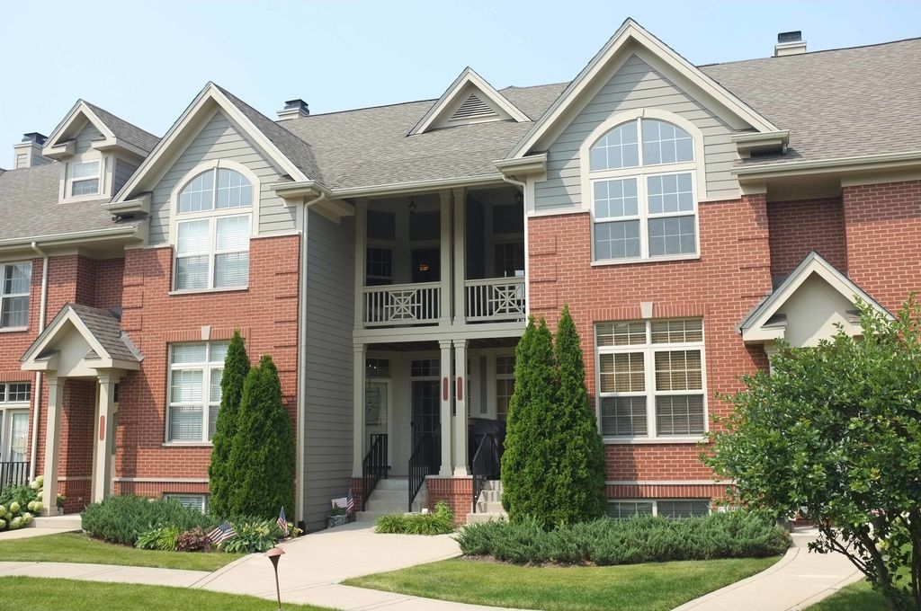 308 Callie Ct, Morton Grove, IL 60053