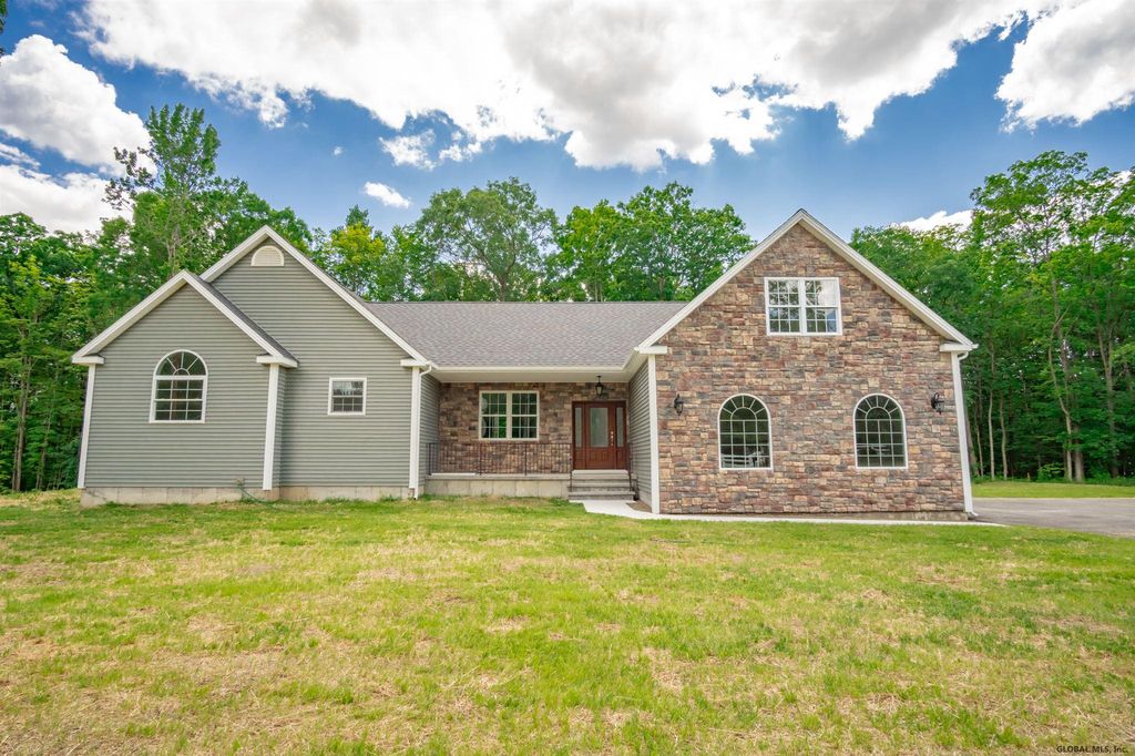 233 MAURA Lane, Schenectady, NY 12302 Trulia