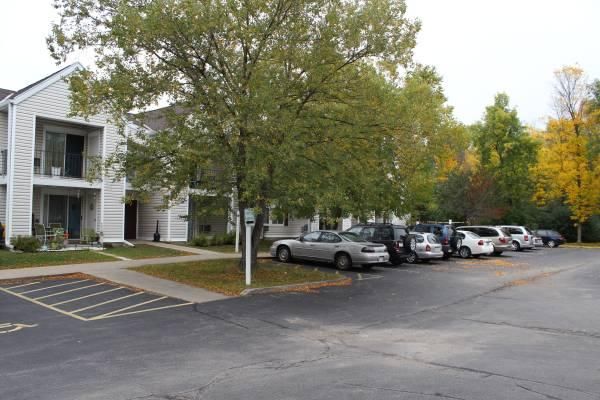 3001 Chain Dr, Menasha, WI 54952