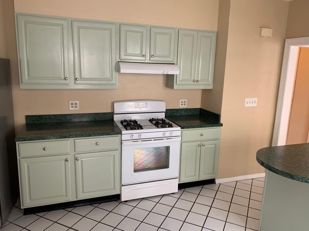 71 Fairmount St, Dorchester Center, MA 02124