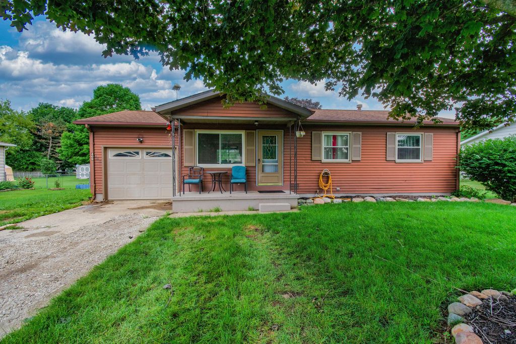 409 Richard St, Quincy, MI 49082