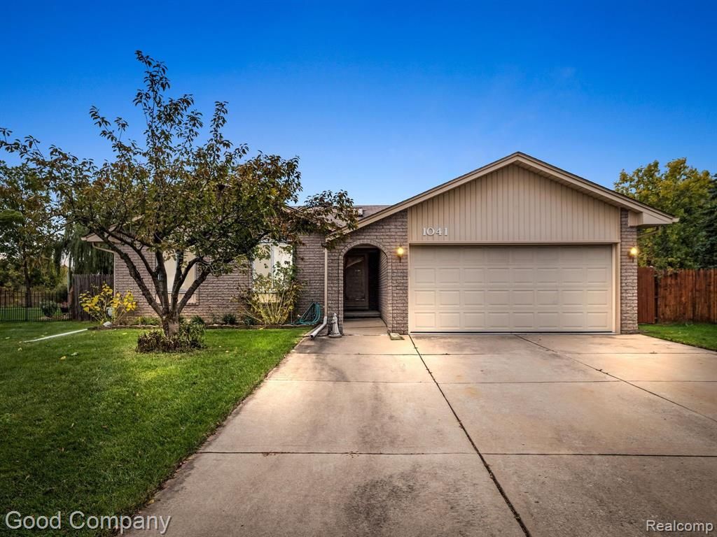 1041 Milverton Dr, Troy, MI 48083 Trulia
