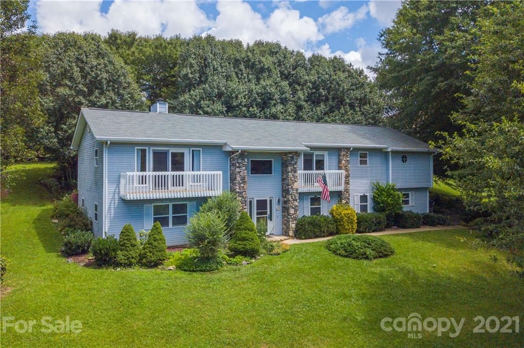 3 Northvalley Dr, Weaverville, NC 28787