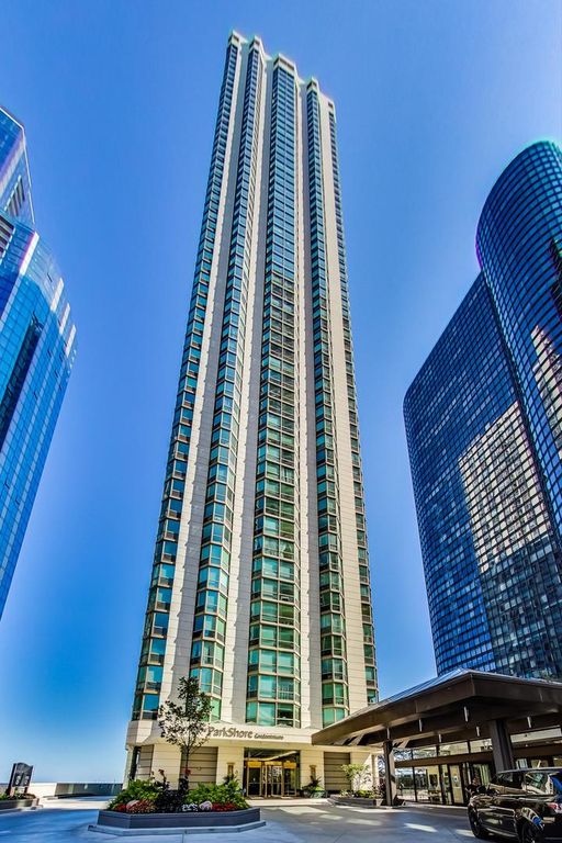 195 N Harbor Dr #902, Chicago, IL 60601