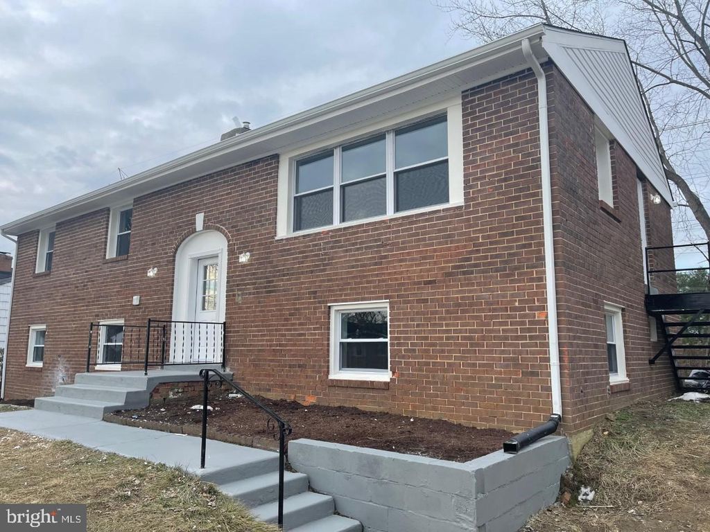 11 Laughton St, Upper Marlboro, MD 20774
