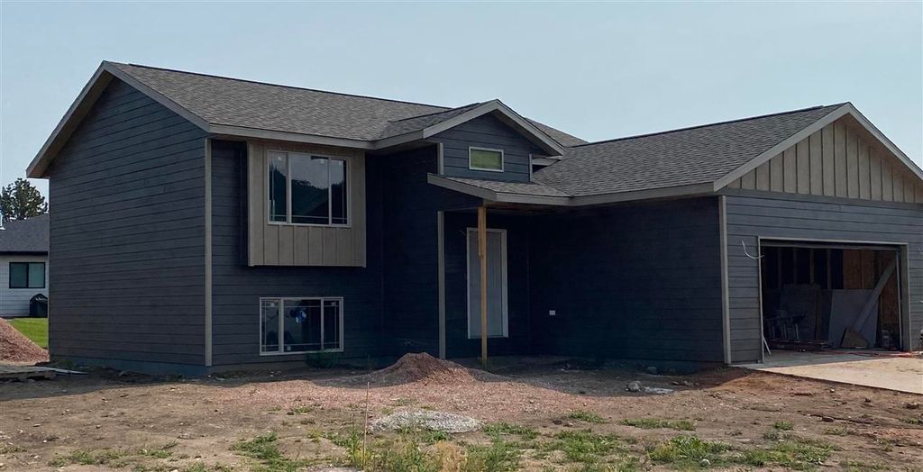 1065 Quinn Dr, Hill City, SD 57745