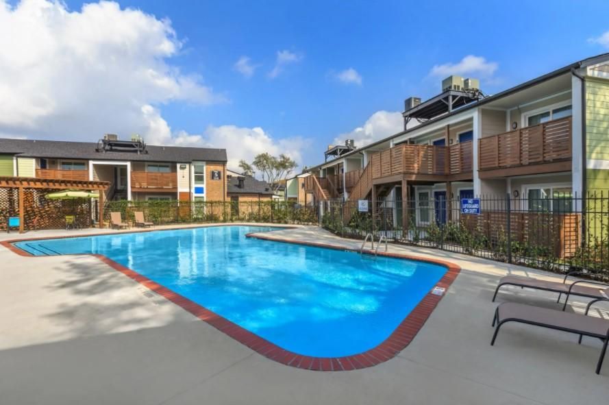 125 Dyna Dr, Houston, TX 77060