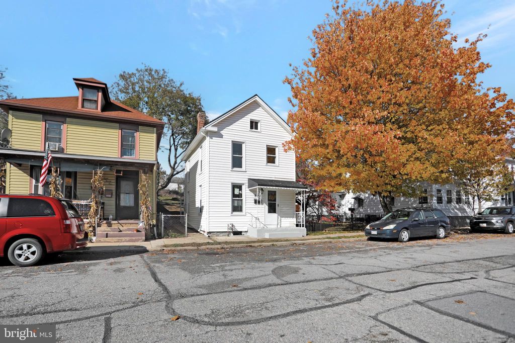 827 Chestnut St, Hagerstown, MD 21740