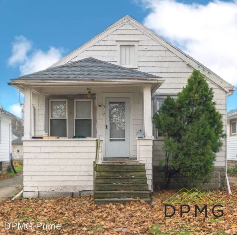 312 S Foster Ave, Lansing, MI 48912