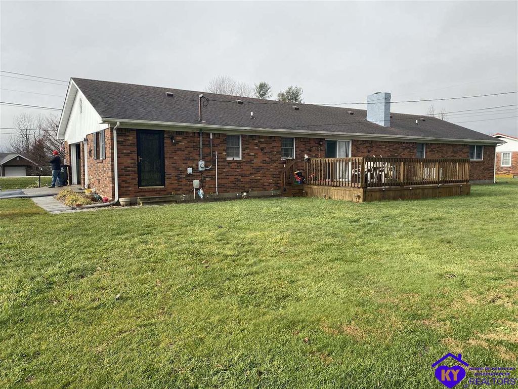 1298 Greensburg Rd, Hodgenville, KY 42748 4 Bed, 2 Bath SingleFamily