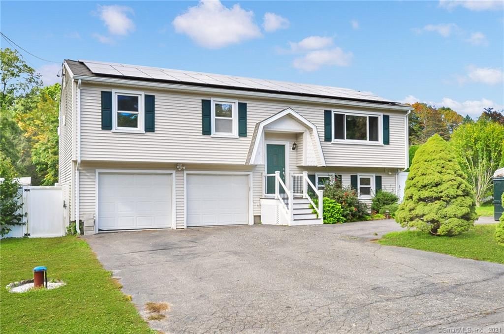 21 Ridgeland Dr, Naugatuck, CT 06770