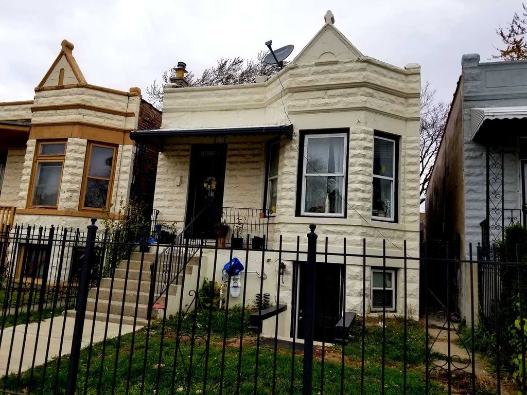 4022 W Cullerton St, Chicago, IL 60623