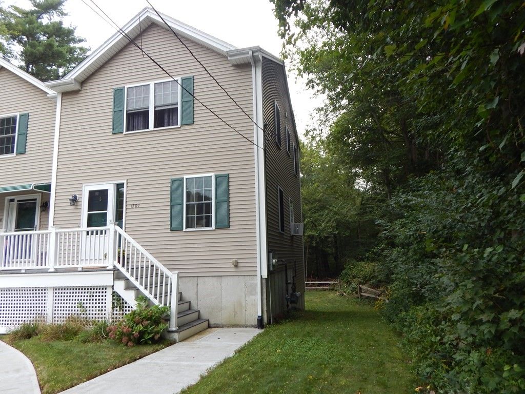 1589 Braley Rd   #1589, New Bedford, MA 02745