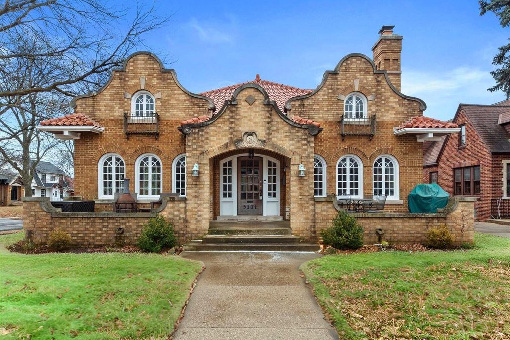 5101 West Washington BOULEVARD, Milwaukee, WI 53208