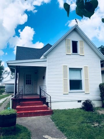 104 S  Richman St, Villa Grove, IL 61956