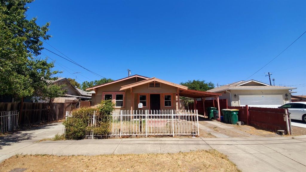 2210 Peralta Ave, Stockton, CA 95206
