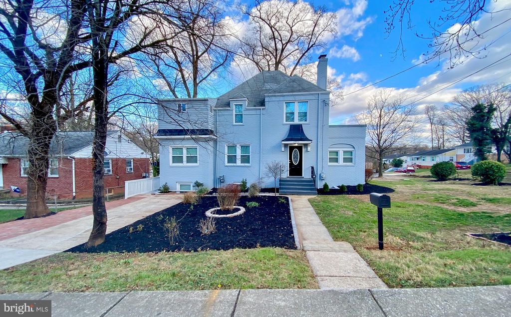 4201 54th St, Bladensburg, MD 20710