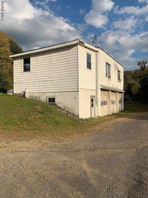 835 Shawna Rd, Northern Cambria, PA 15714