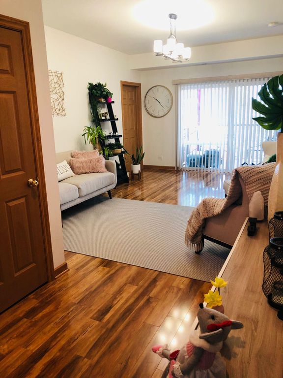 3-397 Alles Ave #3, Des Plaines, IL 60016