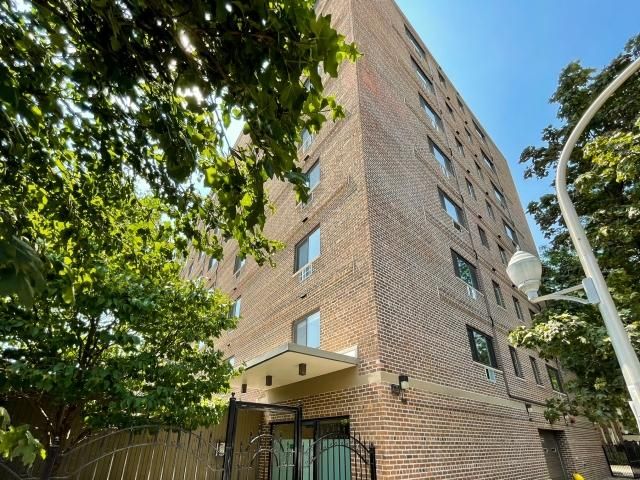 607 W  Wrightwood Ave #201, Chicago, IL 60614
