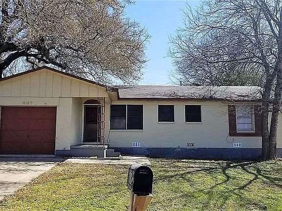 807 Shady Ln, Copperas Cove, TX 76522