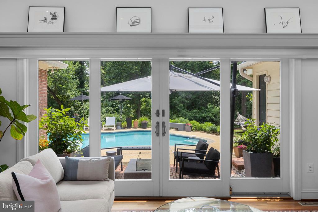 301 Eatons Landing Dr, Annapolis, MD 21401