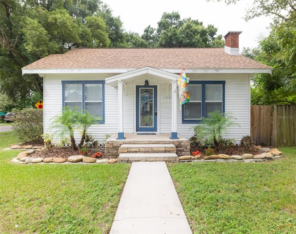 1225 E Giddens Ave, Tampa, FL 33603