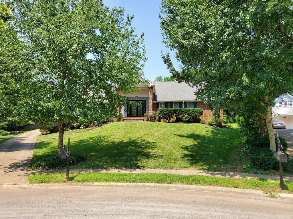 4701 Waterside Ct, Lexington, KY 40513