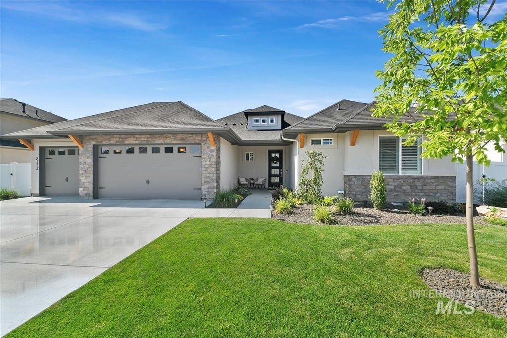 8173 Fountain Brook St, Middleton, ID 83644