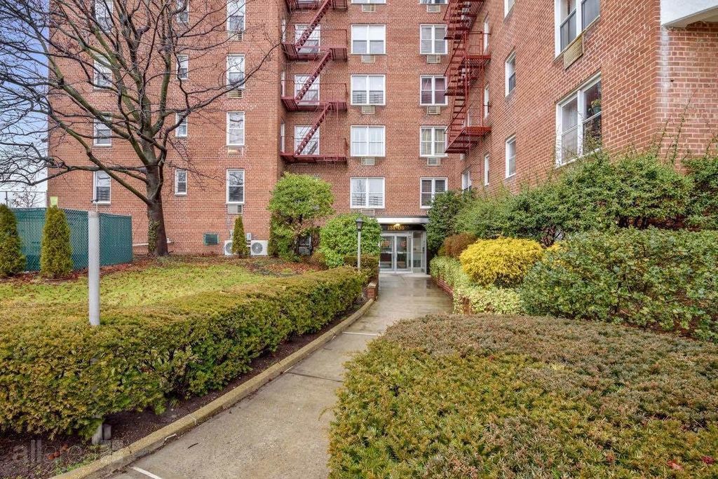 15105 Cross Island Pkwy 3G, Whitestone, NY 2 Bed, 2 Bath Coop 16