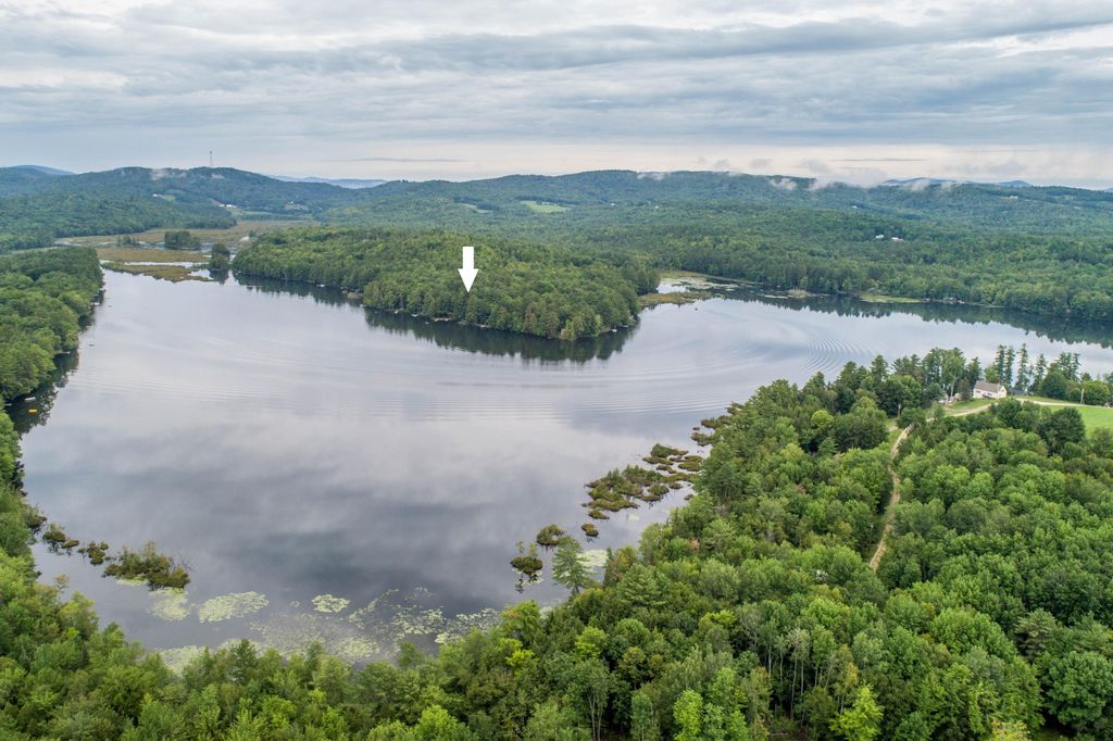 13 Muskrat Way, Norway, ME 04268
