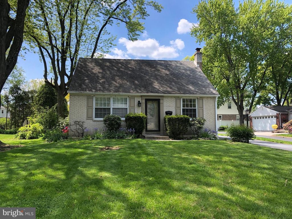 308 Lynn Rd, Springfield, PA 19064
