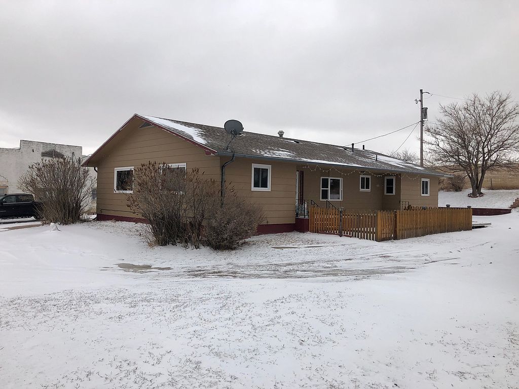 11 W Ash Creek Rd, Crawford, NE 2 Bed, 2 Bath SingleFamily Home 52