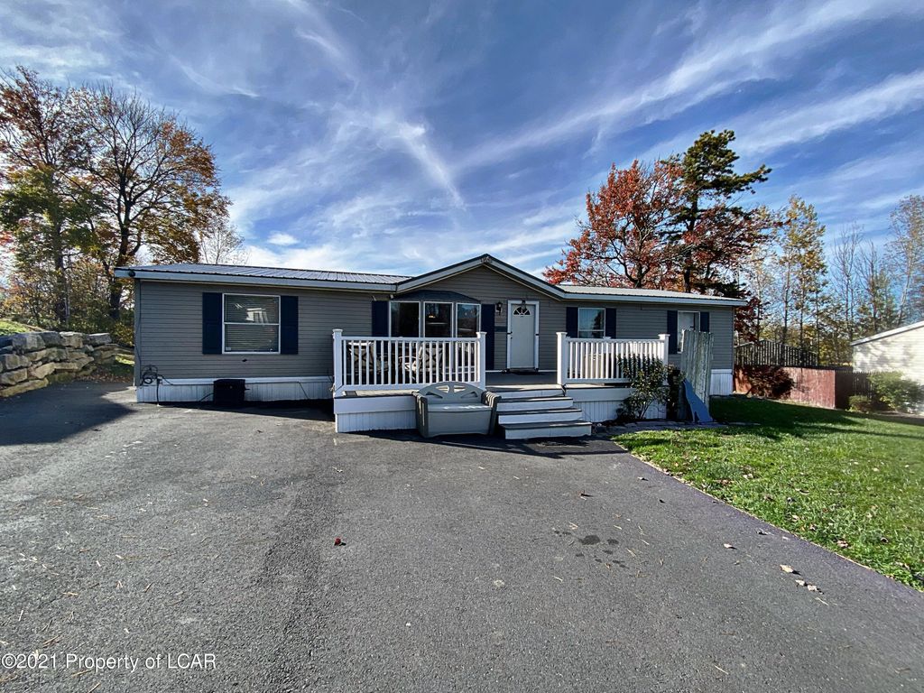31 David Rd, Hazleton, PA 18201