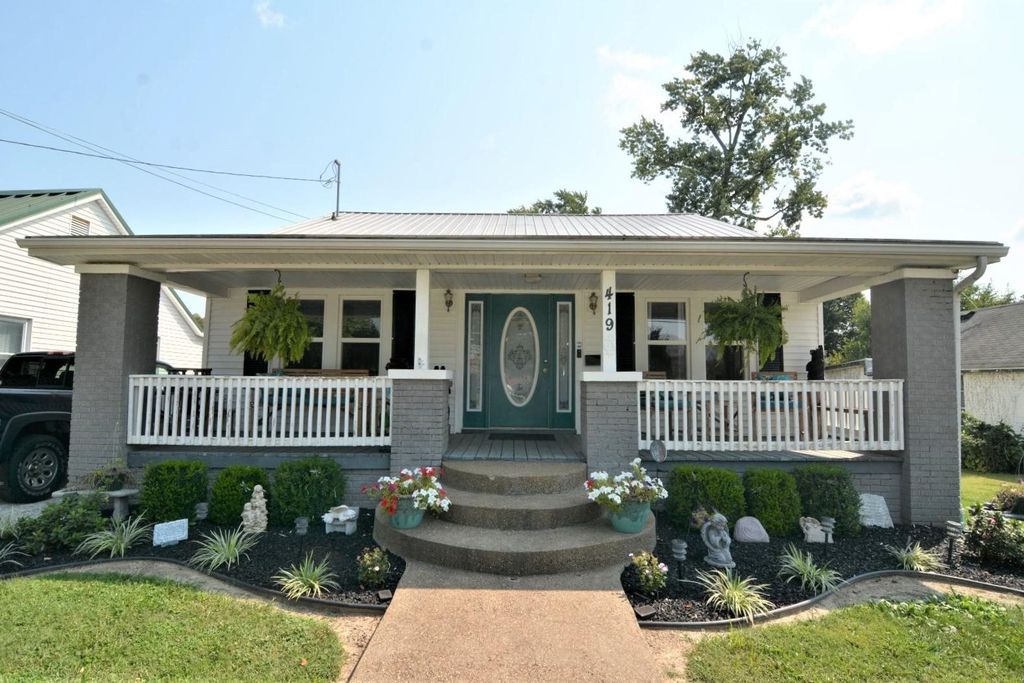 419 N  1st St, Boonville, IN 47601