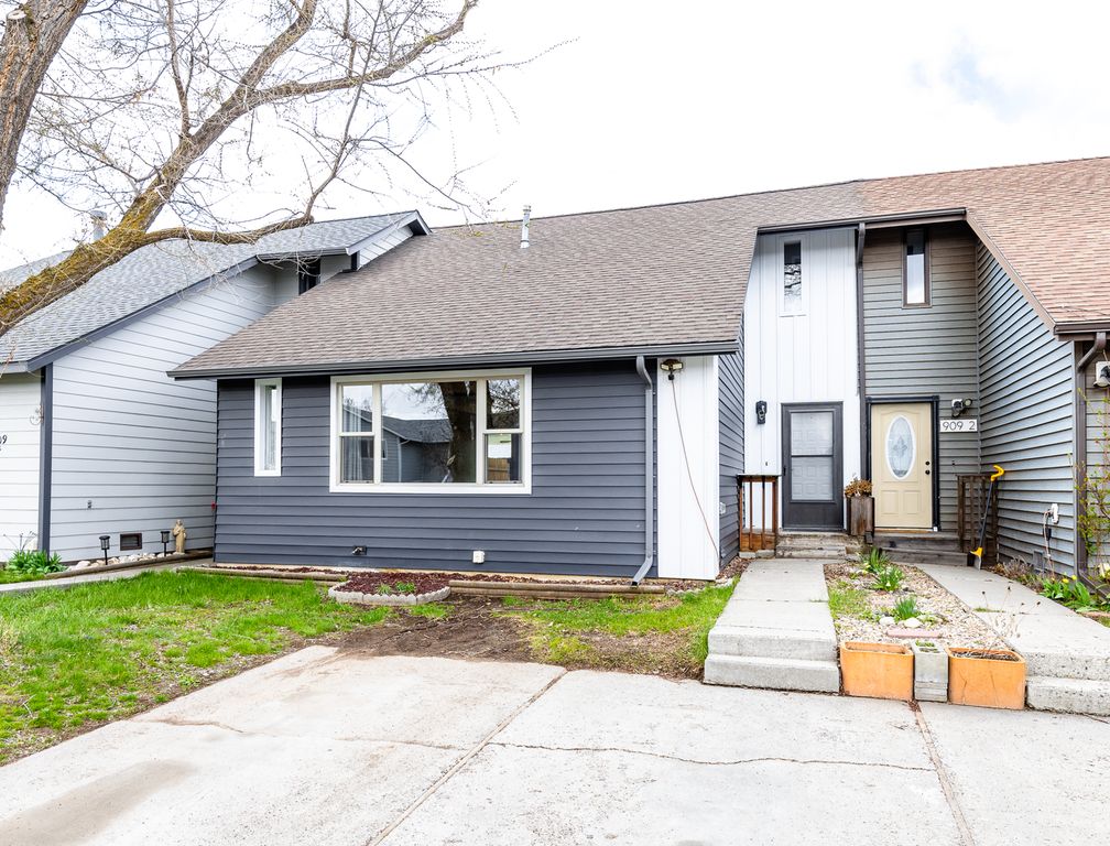 909 Jeanette Pl #3, Belgrade, MT 59714
