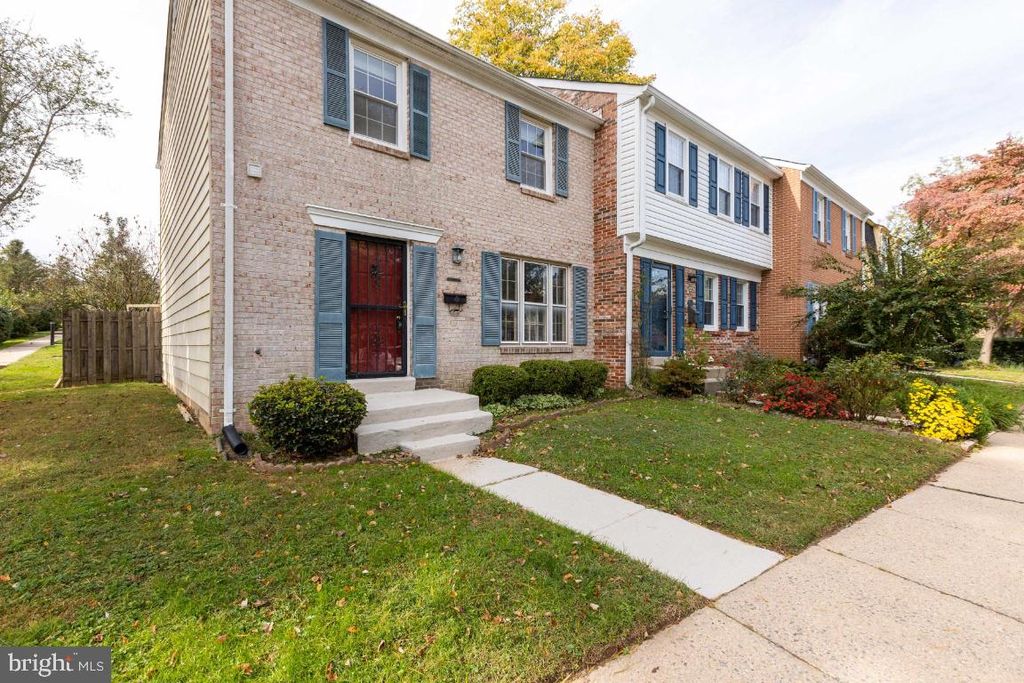 950 Paulsboro Dr, Rockville, MD 20850