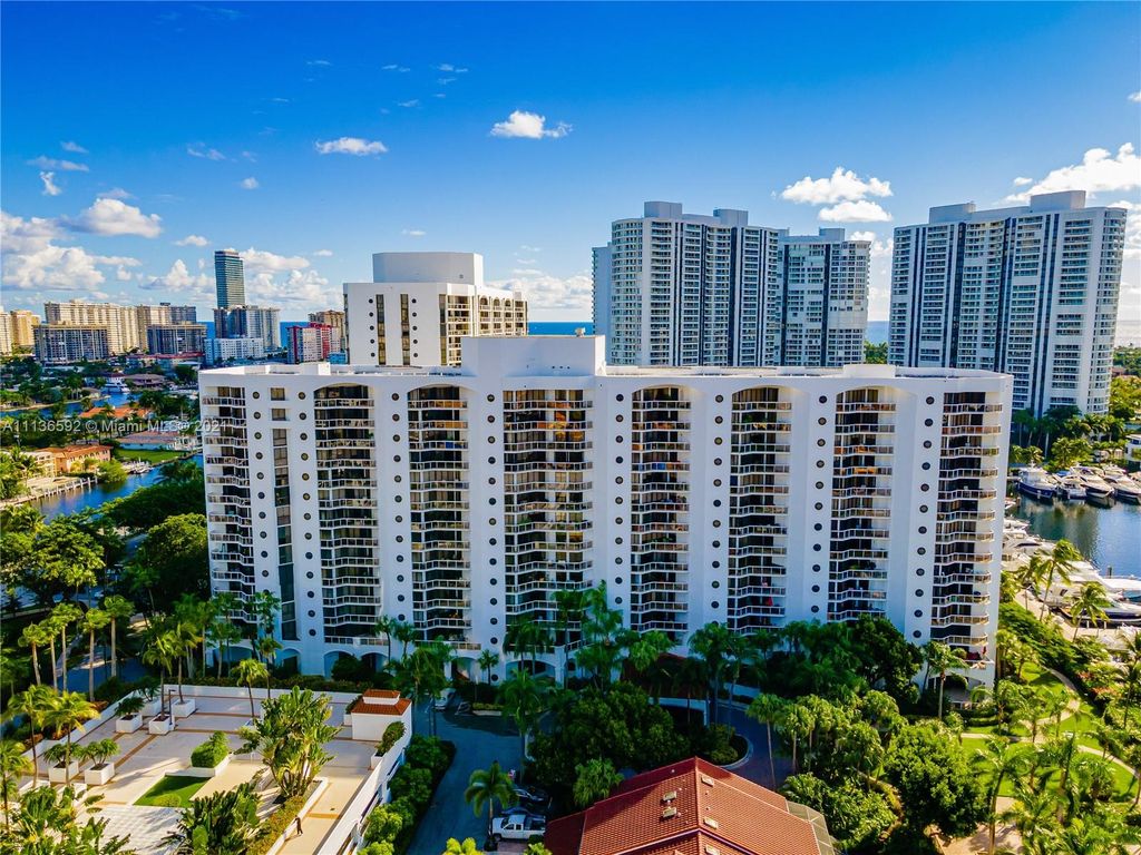3610 Yacht Club Dr #1013, Miami, FL 33180