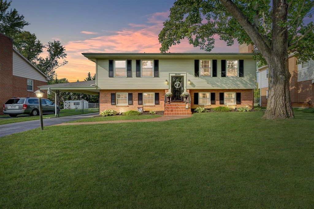 2844 Tully Dr, Roanoke, VA 24019