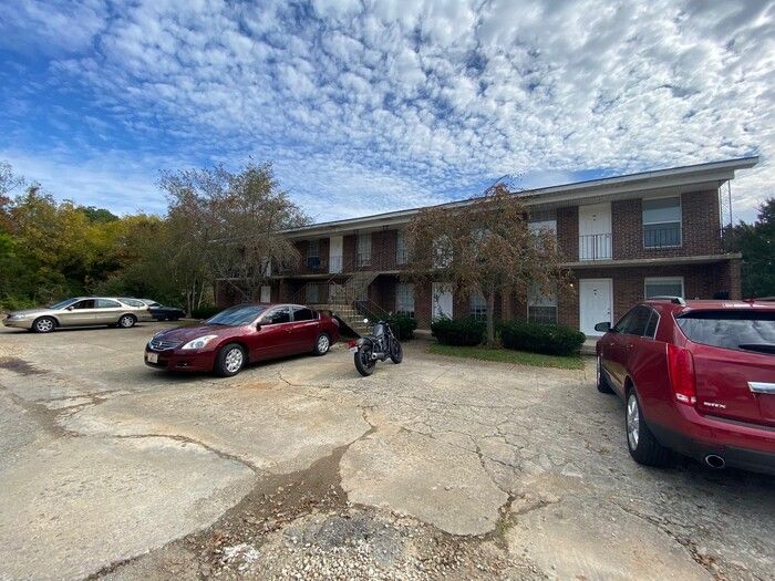 371 Redmar Blvd #32, Radcliff, KY 40160