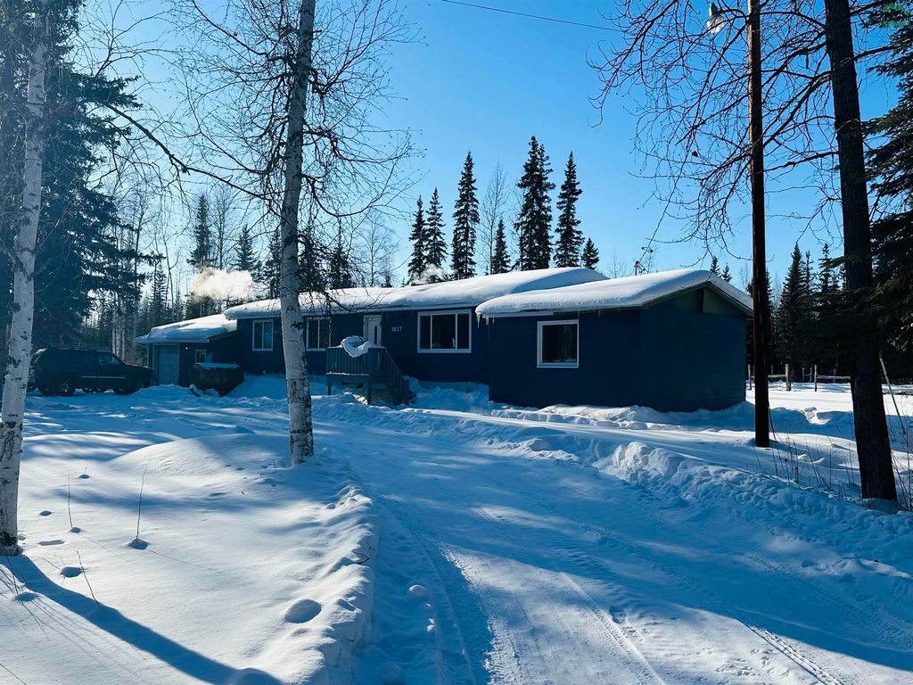 1827 Parham McCormick Rd, Fairbanks, AK 99705